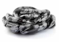 Schneeflocken Obsidian Anhänger, Rose Gravur 35 mm x 12, 5 mm